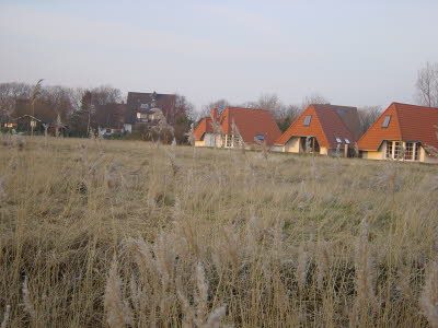 Haus links